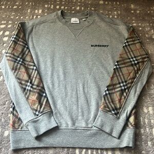 Kids Burberry sweater size 14(kids large)